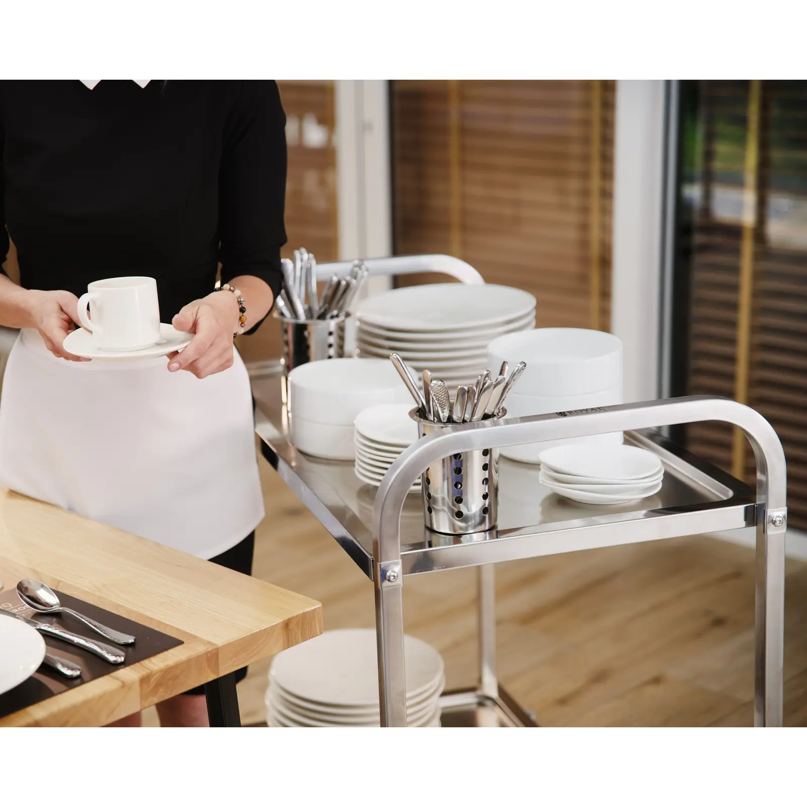 Chariot De Service Inox Royal Catering 3 Plateaux – Capacité 60 Kg, Roues Silencieuses, Anti-vibration - 2