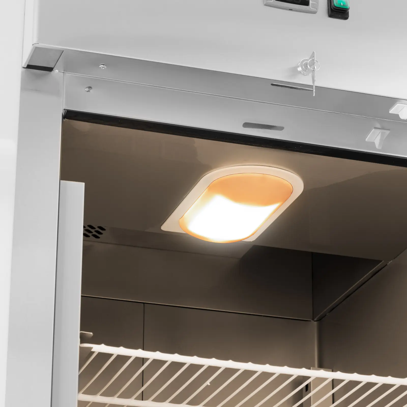 Gastro lednice - 750 l - ušlechtilá ocel - 1 dveře - 4 kolečka - Royal Catering (Napájecí kabel: 2.3 m)
