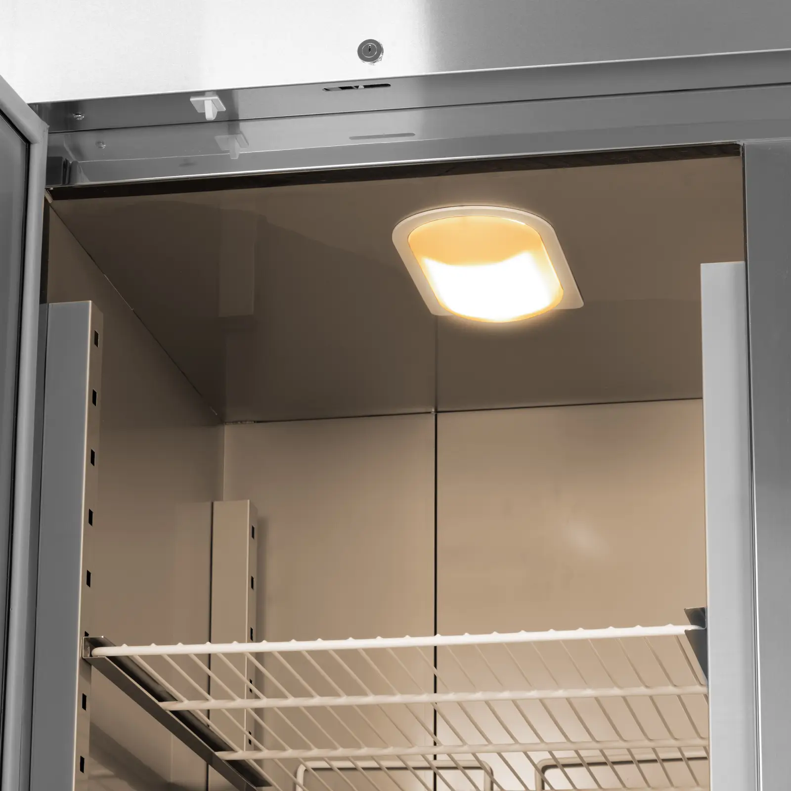 Réfrigérateur professionnel - 1 340 l - inox - 2 Portes - 4 Roulettes - verrouillable - Royal Catering (Cordon(s) d'alimentation: 2.3 m)