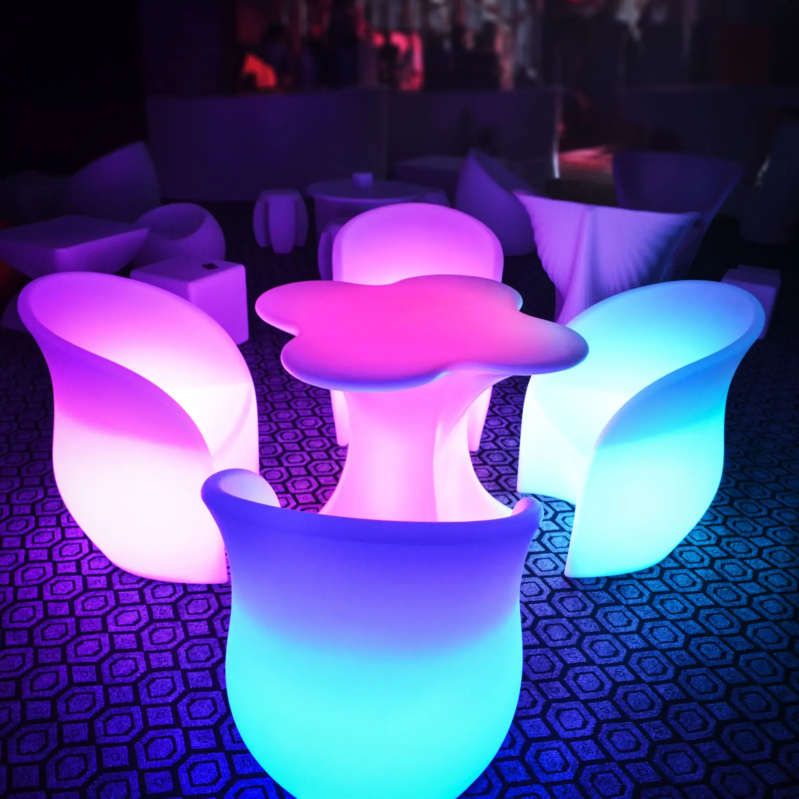 Svítící barový stůl - 80 x 80 x 70 cm - RGBW - provoz na baterie - matná bílá (LED lampa: Ano)