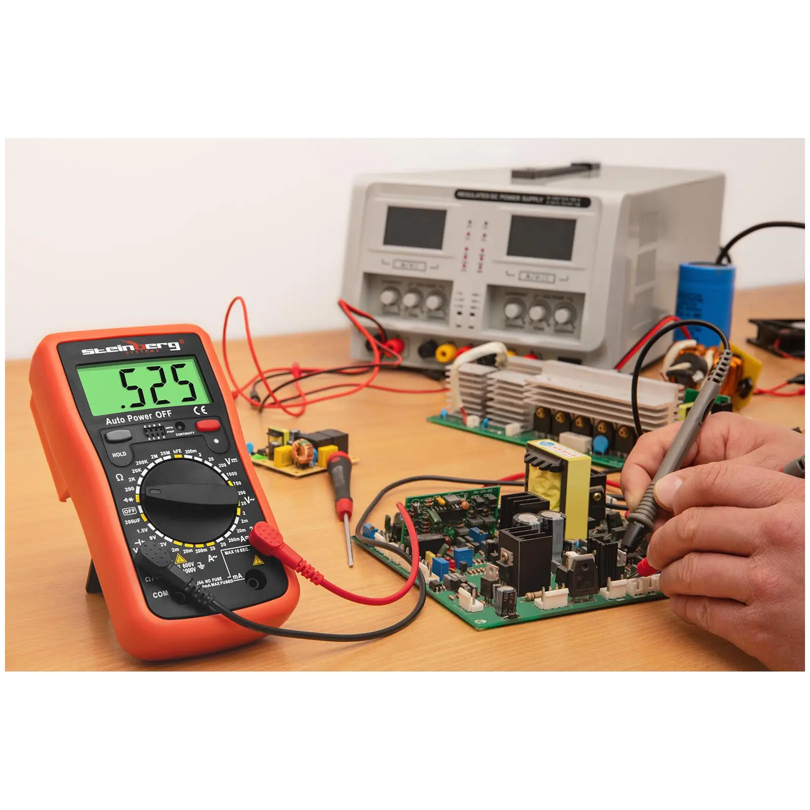 Digital Multimeter - 2,000 counts - hFE transistor test