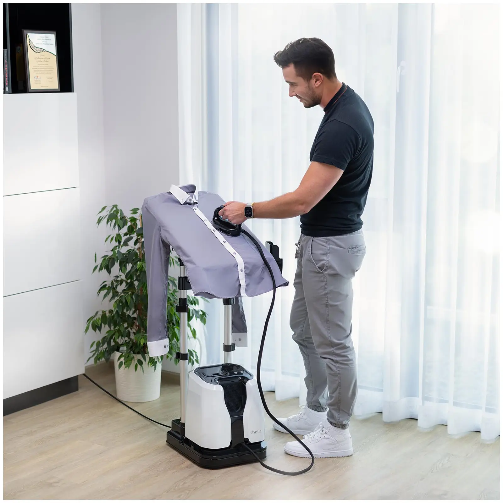 Factory second Clothes Steamer - with tilting ironing board - 5 Steps - 2200 W - 1,2 L