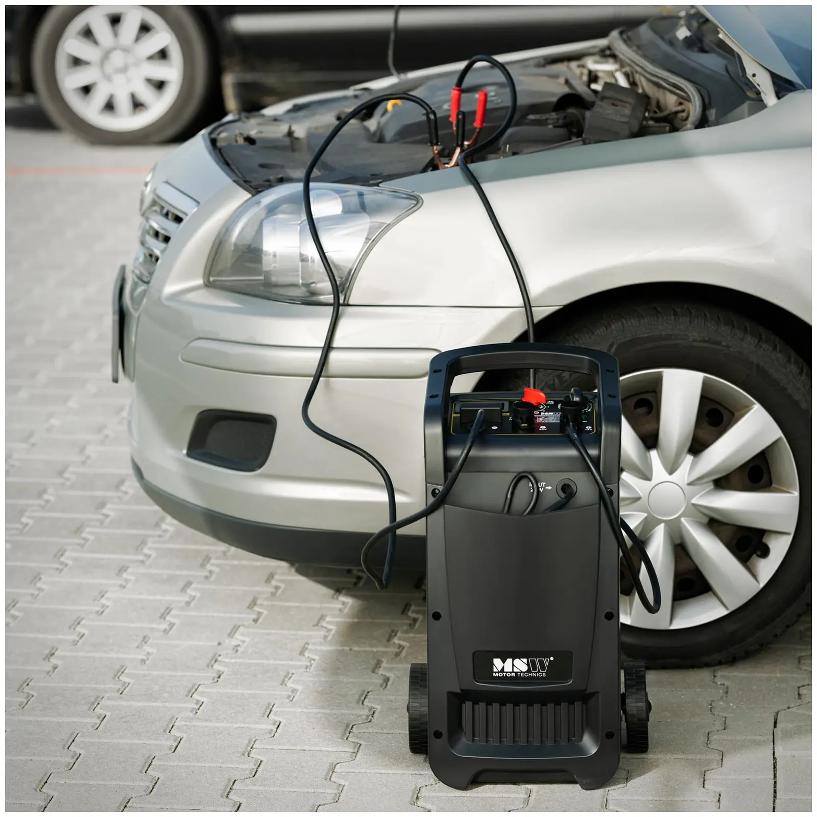 Occasion Chargeur de batterie voiture - Aide au démarrage - 12/24 V - 100 A - Compact (Courant de charge max. pendant l’aide au démarrage: 480 A)