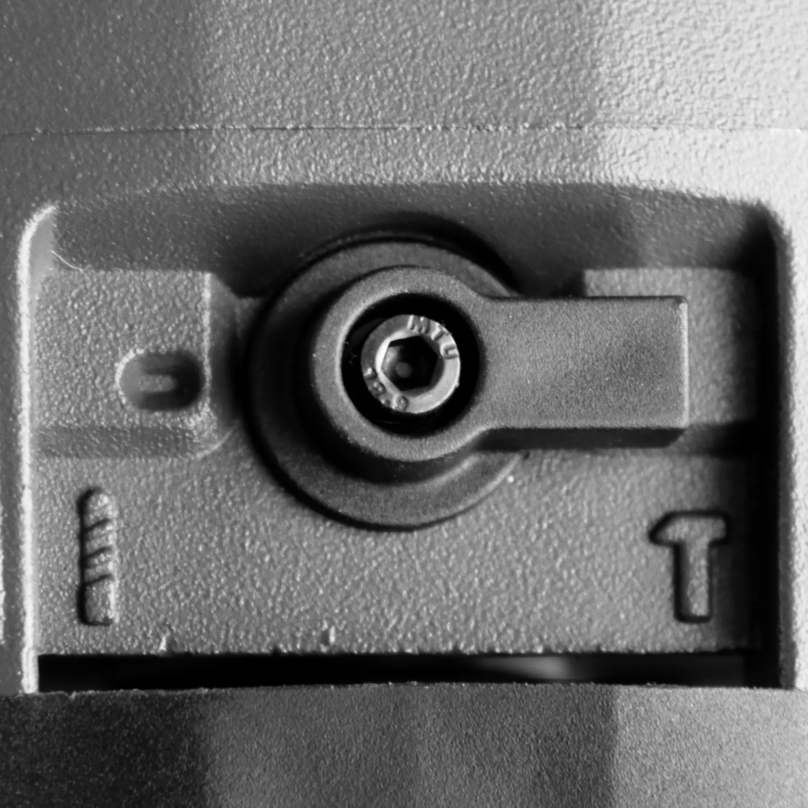 Perforadora de hormigón - 1900 W - 42.720 impactos/min - diámetro de perforación máx. 132 mm (Nivel de ruido: 84 dB)