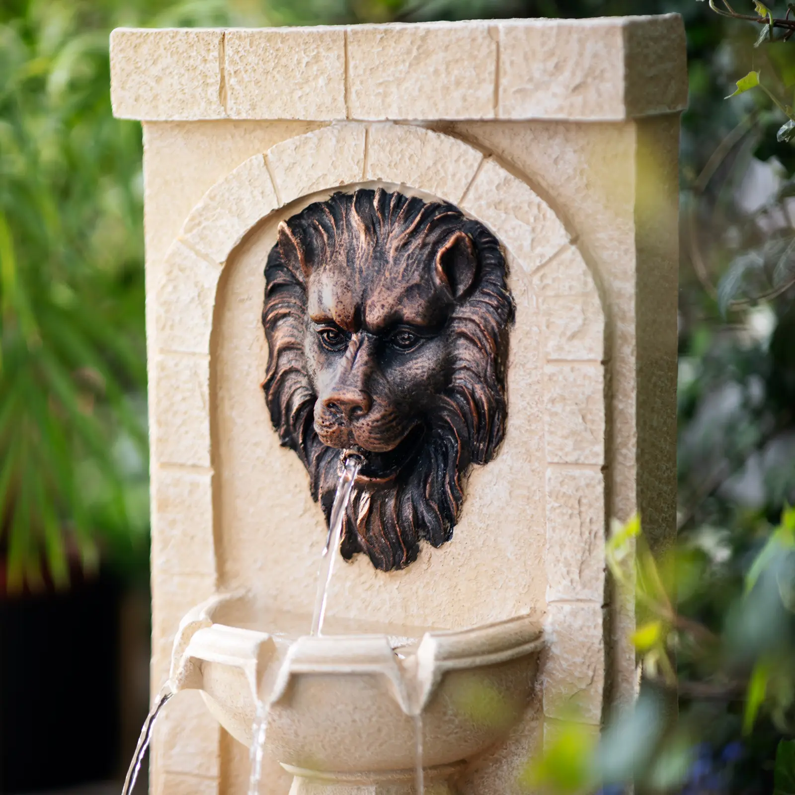Solar Water Fountain - 2 levels with spouting lion head - LED lighting