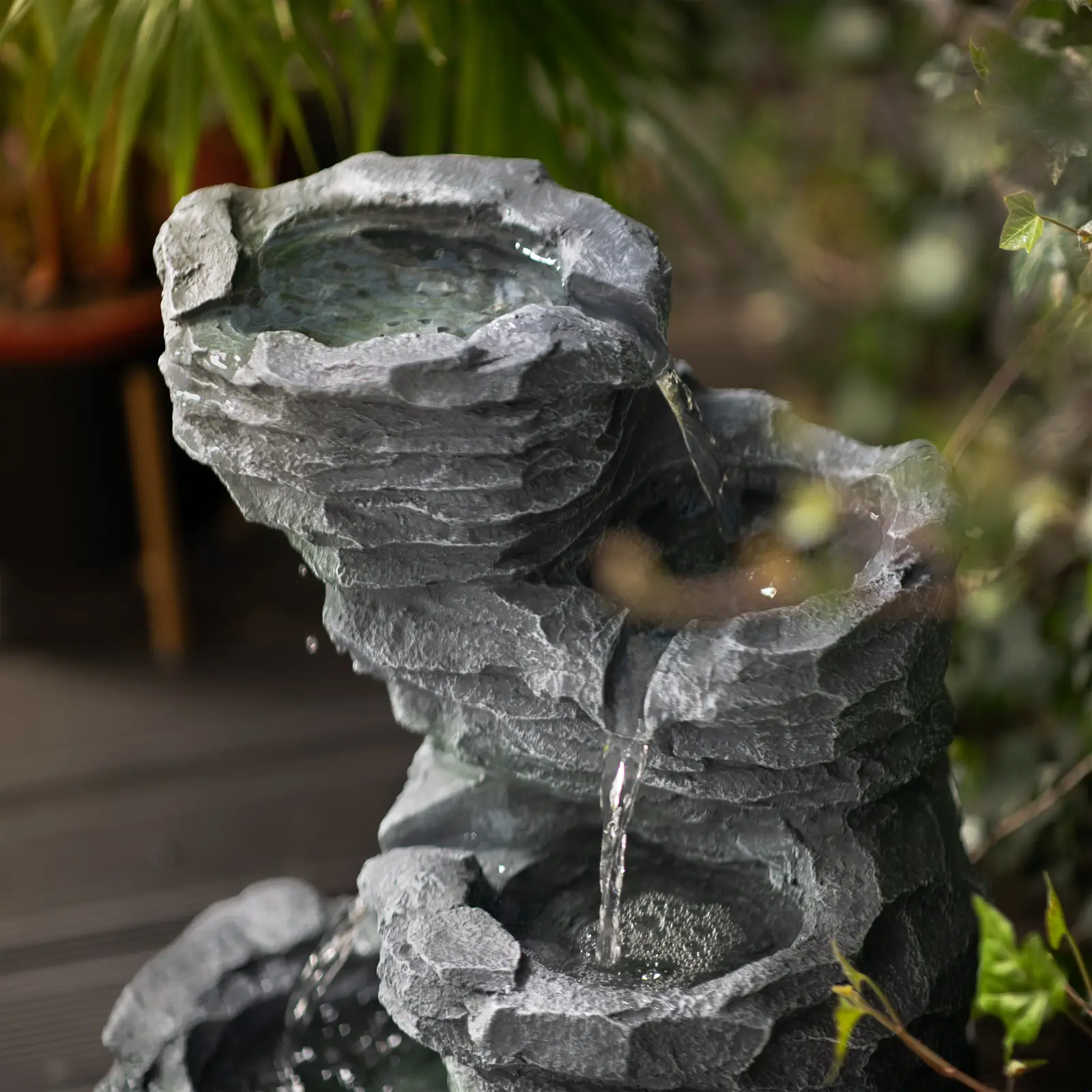 Solar Garden Fountain - Stone Cascade 4 Levels - LED-belysning