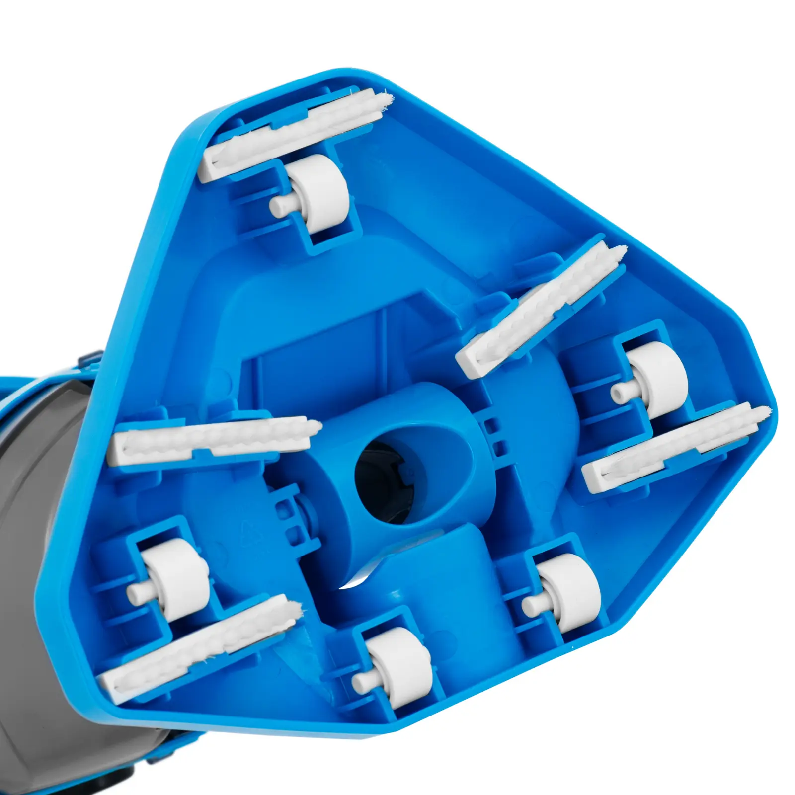 Pool vacuum battery - with flexible brush head