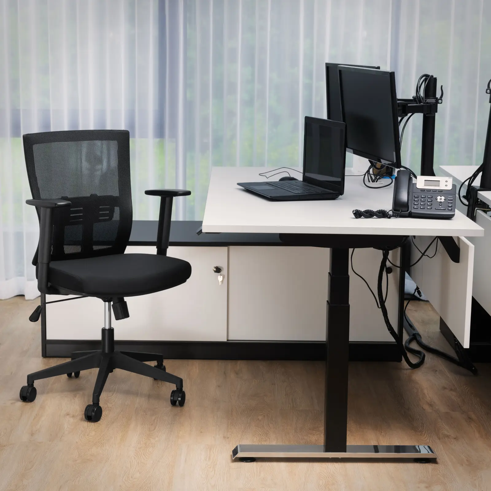 Cadeira de escritório - tela - apoio lombar - 150 kg