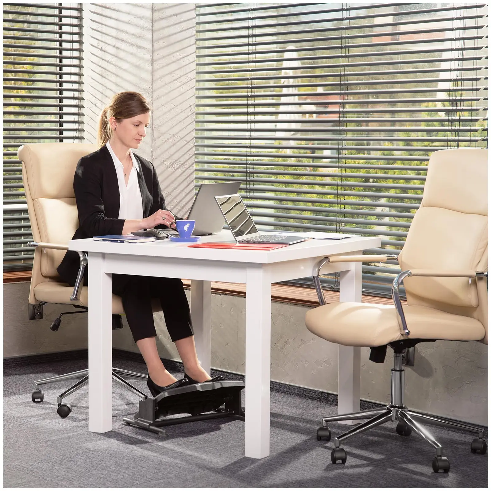 Repose-pieds bureau - 42 x 30 cm - Hauteur et angle d'inclinaison réglables (Couleur(s): Noir)