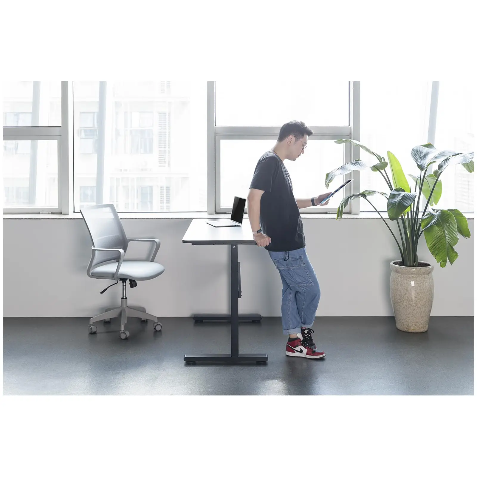 Biurko z regulacją wysokości - 1180 x 580 mm - stal z powłoką malowaną proszkowo (Maksymalna szybkość podnoszenia: 38 mm/s)